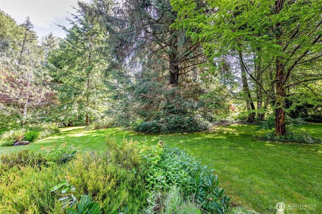 8883 NE Wardwell Road, Bainbridge Island, WA 98110