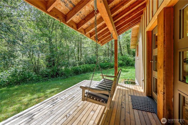 8883 NE Wardwell Road, Bainbridge Island, WA 98110