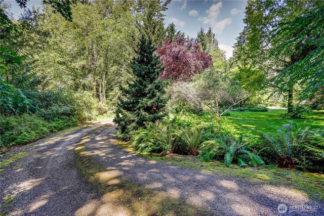 8883 NE Wardwell Road, Bainbridge Island, WA 98110