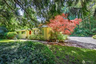 8883 NE Wardwell Road, Bainbridge Island, WA 98110