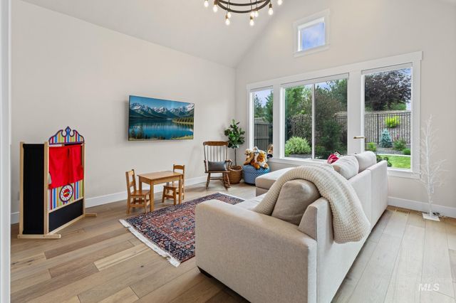 2520 N Annadale Ave, Eagle, ID 83616