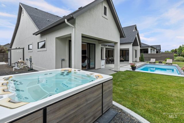 2520 N Annadale Ave, Eagle, ID 83616