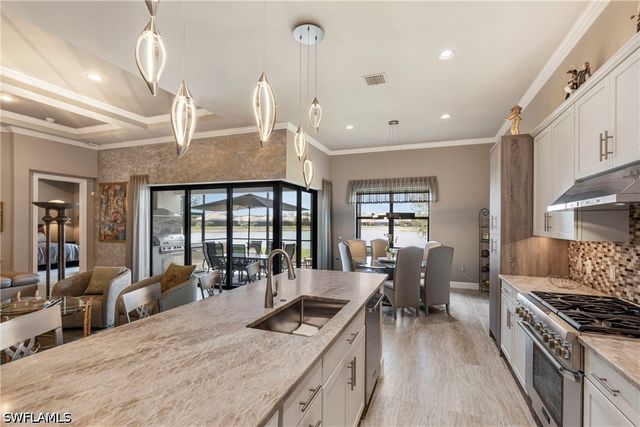 7478 Winding Cypress DR, Naples, FL 34114