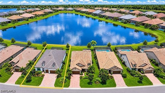 7478 Winding Cypress DR, Naples, FL 34114
