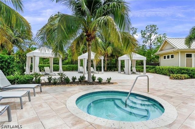 7478 Winding Cypress DR, Naples, FL 34114