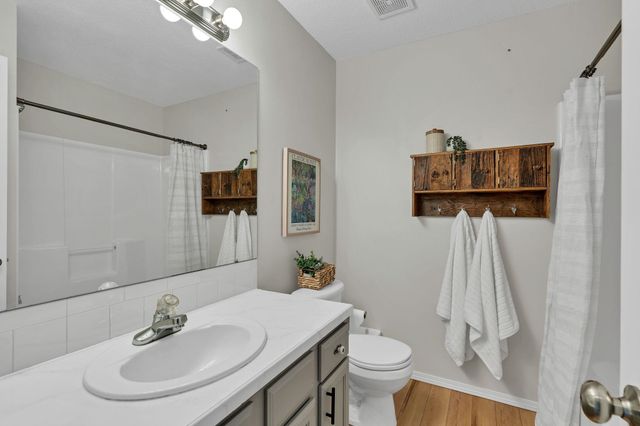 610 W Gatewood Ln, Andover, KS 67002