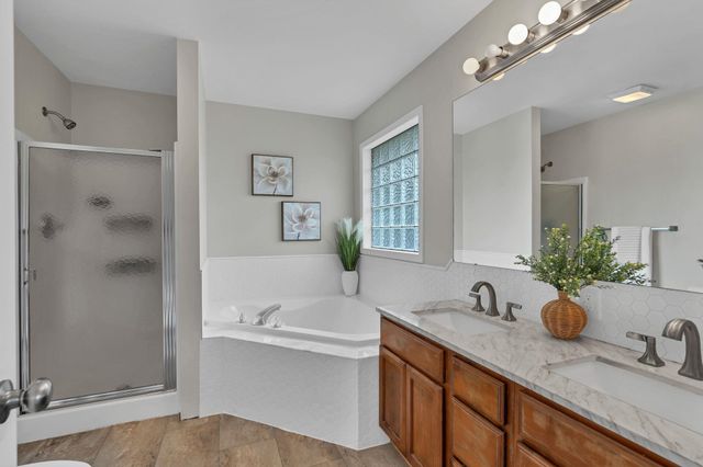 610 W Gatewood Ln, Andover, KS 67002