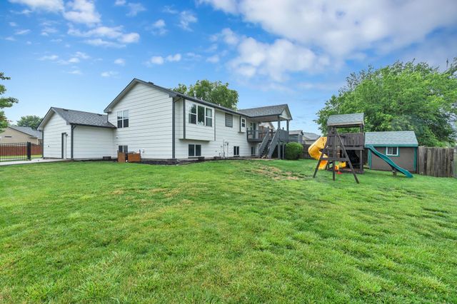 610 W Gatewood Ln, Andover, KS 67002