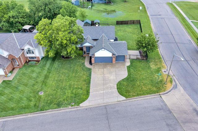 610 W Gatewood Ln, Andover, KS 67002