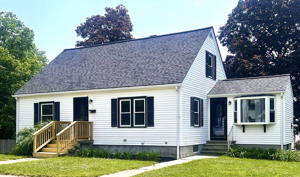 18 Greystone Ave, Webster, MA 01570