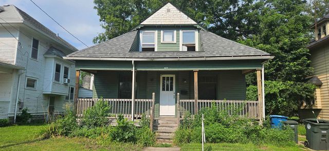 607 Logan Avenue, Waterloo, IA 50703