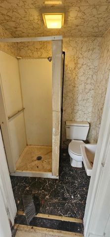 607 Logan Avenue, Waterloo, IA 50703