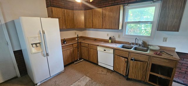 607 Logan Avenue, Waterloo, IA 50703