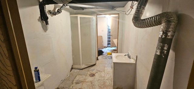 607 Logan Avenue, Waterloo, IA 50703