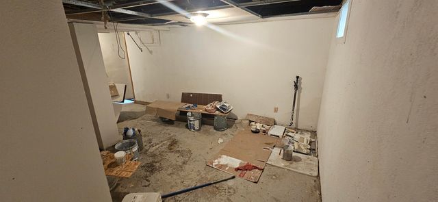 607 Logan Avenue, Waterloo, IA 50703