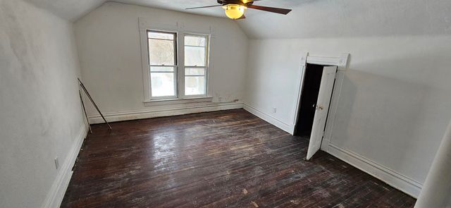 607 Logan Avenue, Waterloo, IA 50703