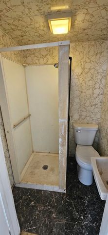 607 Logan Avenue, Waterloo, IA 50703