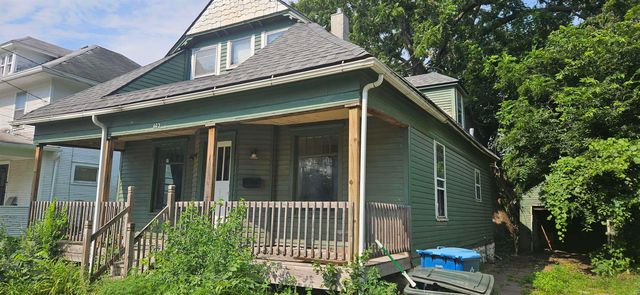 607 Logan Avenue, Waterloo, IA 50703