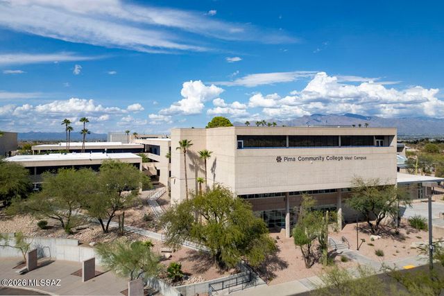 354 N Boathouse Lane, Tucson, AZ 85745