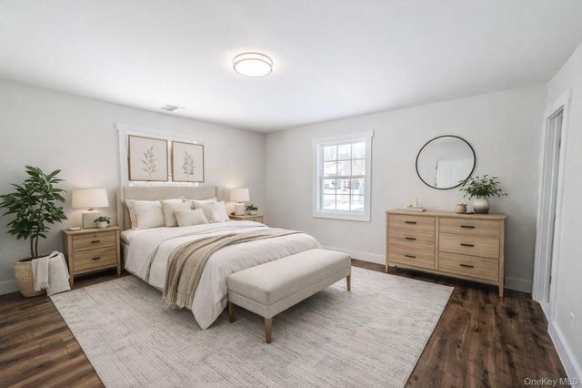 36 Brian Street, Holbrook, NY 11741