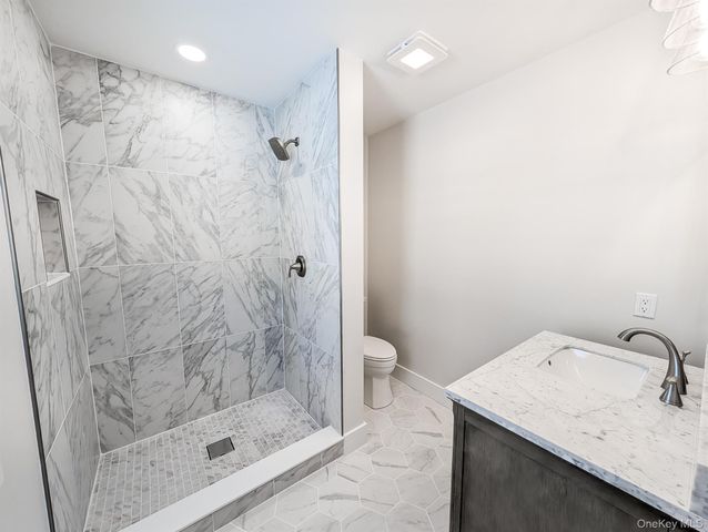 36 Brian Street, Holbrook, NY 11741