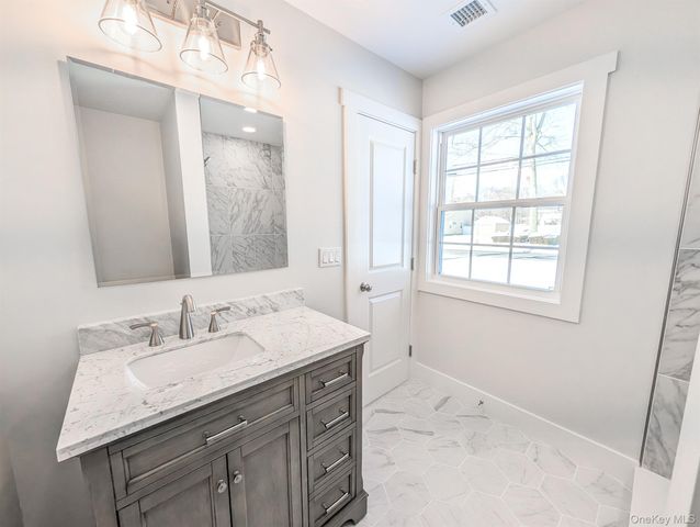 36 Brian Street, Holbrook, NY 11741