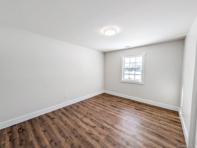 36 Brian Street, Holbrook, NY 11741