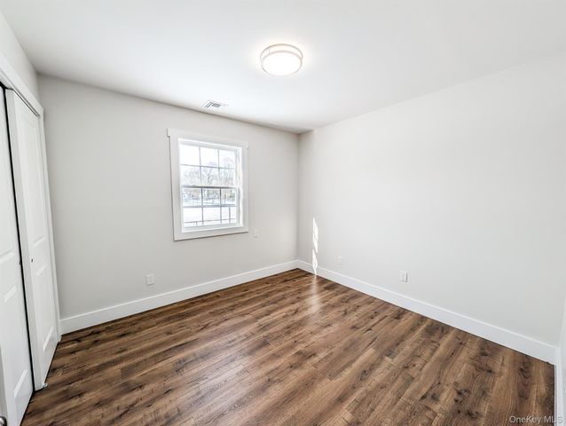 36 Brian Street, Holbrook, NY 11741