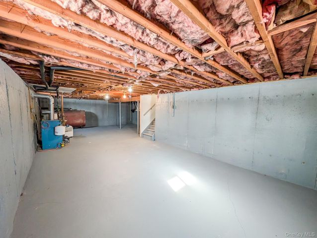 36 Brian Street, Holbrook, NY 11741