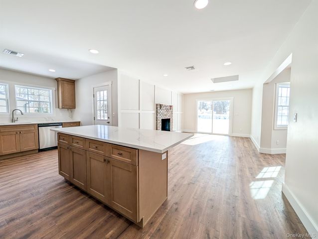 36 Brian Street, Holbrook, NY 11741