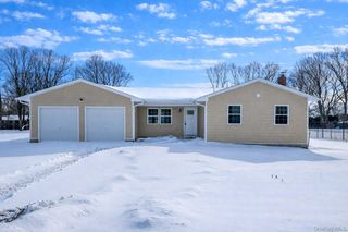 36 Brian Street, Holbrook, NY 11741