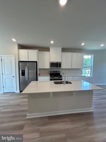 28 E BARNES WAY, Sicklerville, NJ 08081