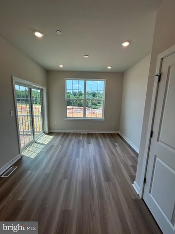 28 E BARNES WAY, Sicklerville, NJ 08081