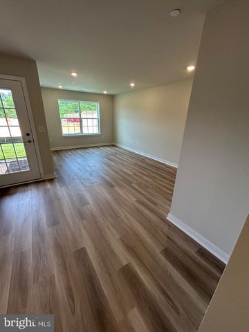 28 E BARNES WAY, Sicklerville, NJ 08081