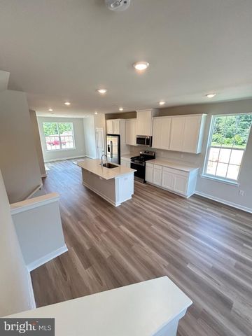 28 E BARNES WAY, Sicklerville, NJ 08081