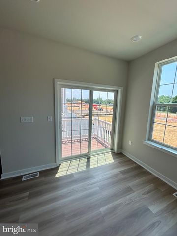 28 E BARNES WAY, Sicklerville, NJ 08081