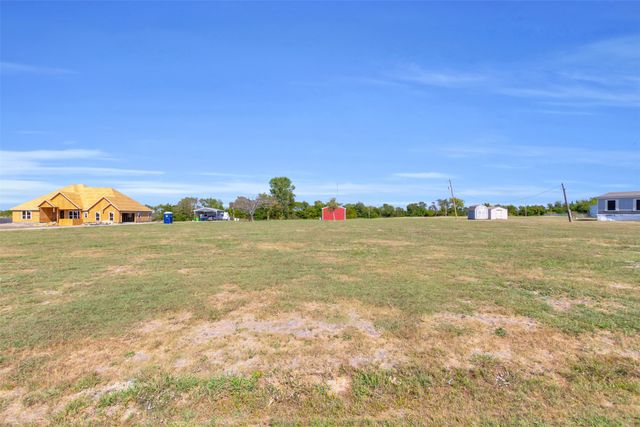 5726 Hillcrest Drive, Farmersville, TX 75442