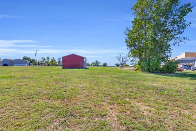5726 Hillcrest Drive, Farmersville, TX 75442
