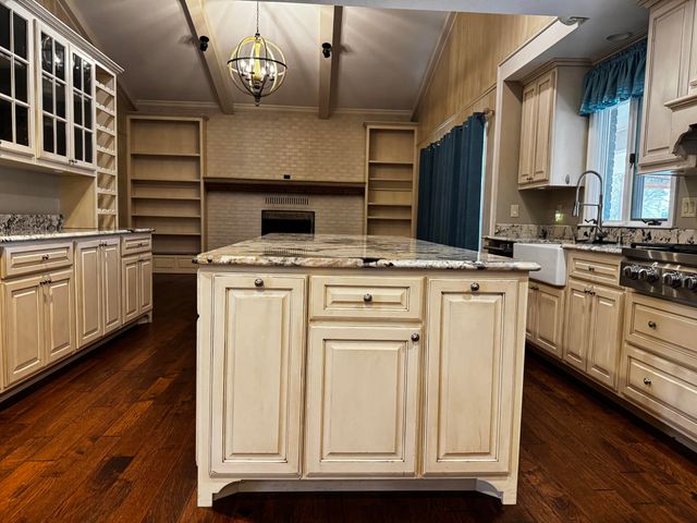 1050 Nichols Drive, West Plains, MO 65775