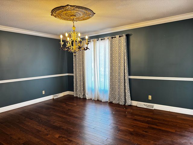 1050 Nichols Drive, West Plains, MO 65775