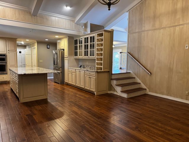 1050 Nichols Drive, West Plains, MO 65775