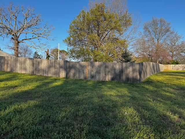 1050 Nichols Drive, West Plains, MO 65775