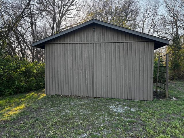 1050 Nichols Drive, West Plains, MO 65775