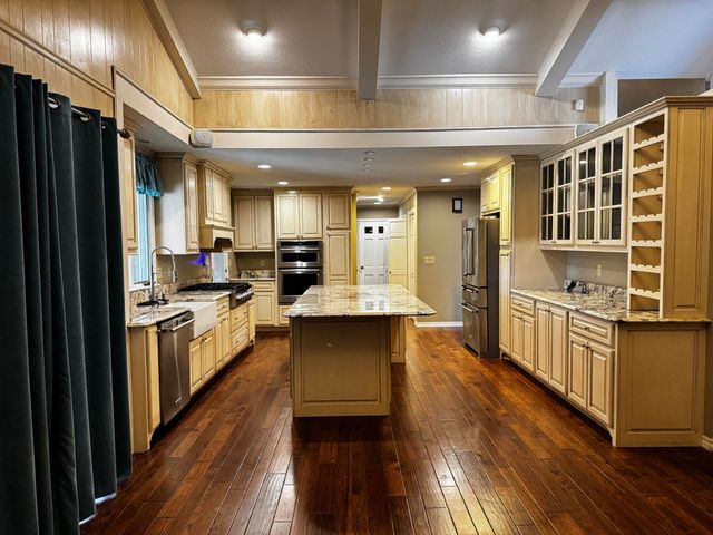 1050 Nichols Drive, West Plains, MO 65775