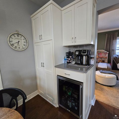 304 N Vine Street, Abilene, KS 67410