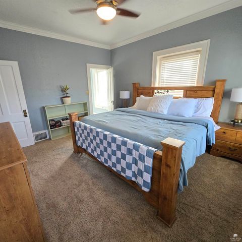 304 N Vine Street, Abilene, KS 67410