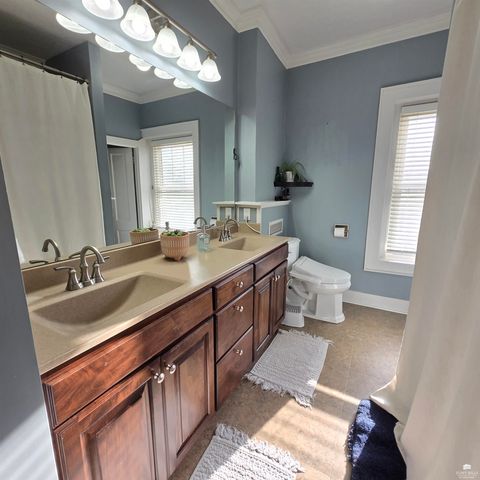 304 N Vine Street, Abilene, KS 67410