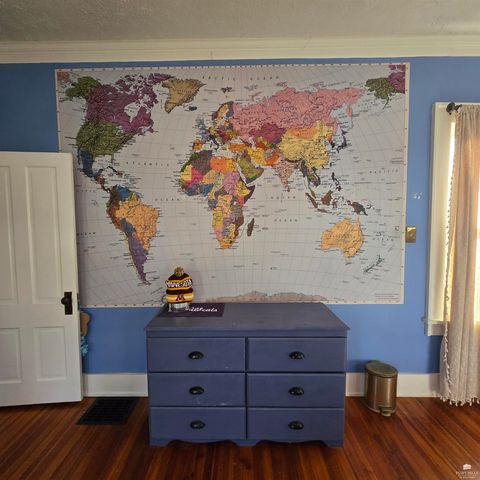 304 N Vine Street, Abilene, KS 67410