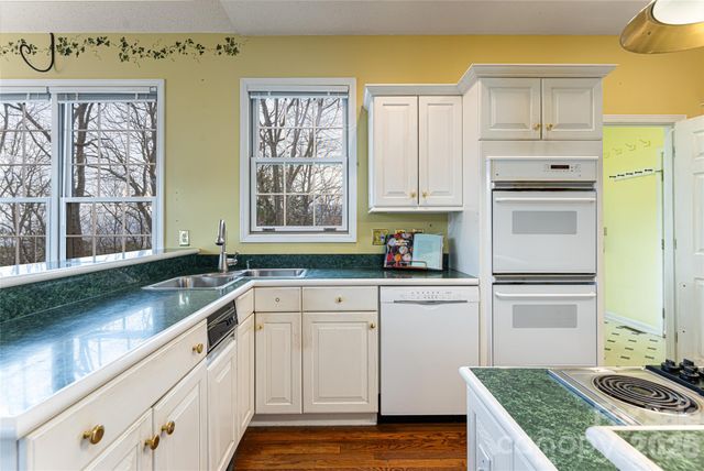 65 Timber Park Drive, Black Mountain, NC 28711