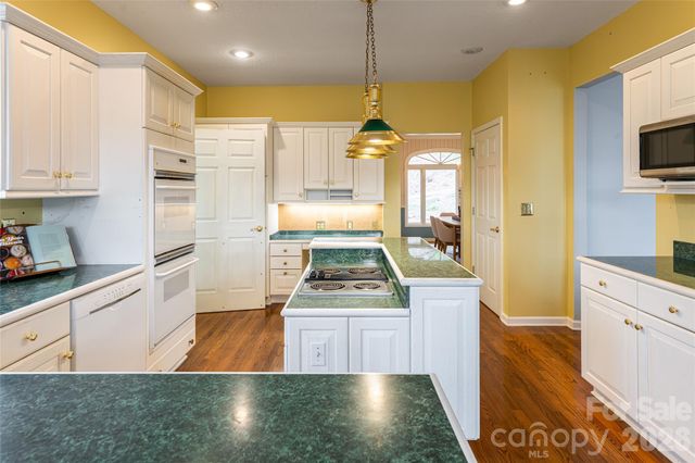 65 Timber Park Drive, Black Mountain, NC 28711